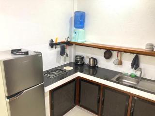 Casa De Loren Family Room - 5