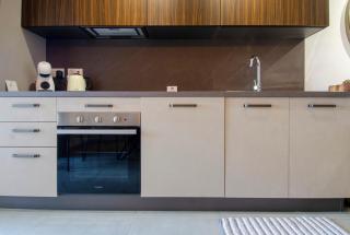 Elegant 12th Floor Studio with Balcony and City Views - 5