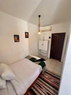 A private room by the rooftop - 4