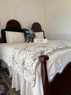 Khol Newman Bed & Breakfast - 4