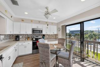 Coastal Lakehouse Condo on Siesta Key Public Beach - 1