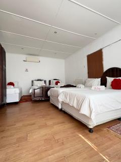 Khol Newman Bed & Breakfast - 3