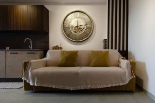 Elegant 12th Floor Studio with Balcony and City Views - 7