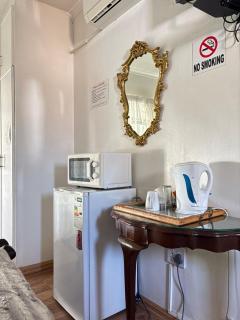 Khol Newman Bed & Breakfast - 2