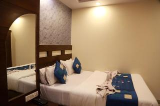 Hotel Shivam international 2 Min Walk From New Delhi Railway Station - 4