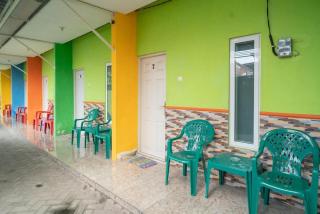 RedDoorz Syariah near Lippo Plaza Sidoarjo - 1