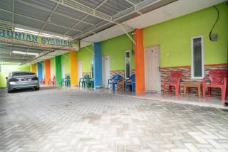 RedDoorz Syariah near Lippo Plaza Sidoarjo - 2