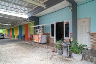 RedDoorz Syariah near Lippo Plaza Sidoarjo - 6