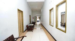 Super OYO 2436 Hotel Kencana - 8