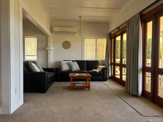 The Beach House - Paihia Holiday Home - 2