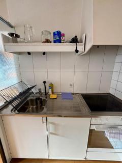 Simple & Comfy Apartment on Gartenstrasse - 3