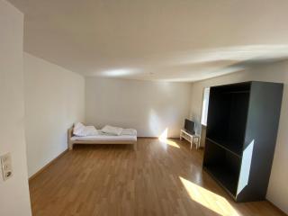 Budgetwohnung mit 8 Einzelbetten - Küche und Parkplatz - zentrale Lage - 5