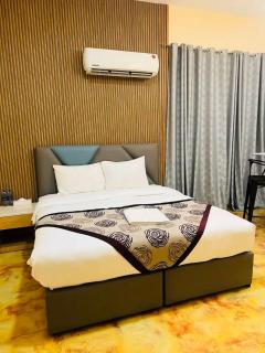 Ocean View Studio Pent House - 3