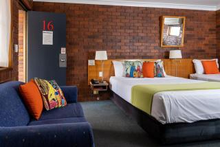 Country Pathfinder Motor Inn - 8