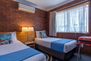 Country Pathfinder Motor Inn - 7