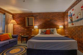 Country Pathfinder Motor Inn - 1