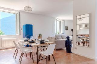 Silken Escape - Pool and Lake View - by MyHomeInComo - 5