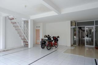 RedDoorz near GOR UNY - 9