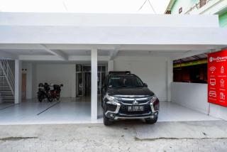 RedDoorz near GOR UNY - 4