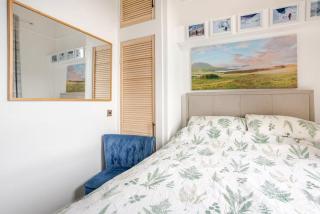 Warm upgraded top-floor flat in Finnieston - 8