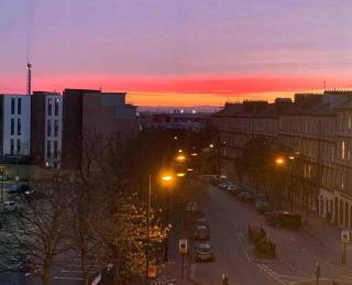 Warm upgraded top-floor flat in Finnieston - 3