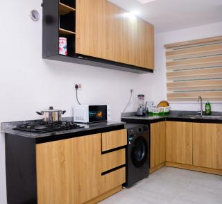 Hugs Luxury Apartments - 7