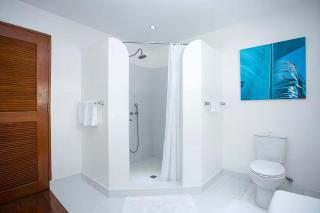 Right along the shoreline !! - 3