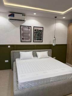 Hugs Luxury Apartments - 3