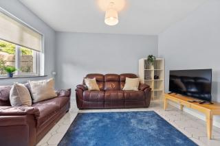 Enfield 5 bedroom - sleeps 6 - 0