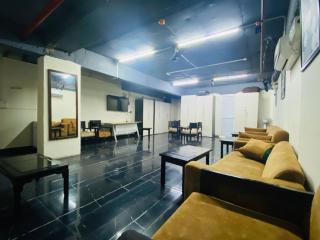 Abuzz Oxfordcaps CCC Zirakpur, Chandigarh - 5