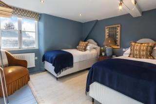 Cotswolds Stone Cottage in Lower Oddington - 1