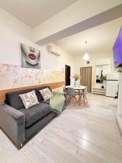 Renting Studios & Apartments Iasi at Lazar Towers with Parking - 4