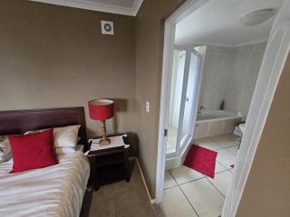 Pezula Golf Estate Holiday Home - 3