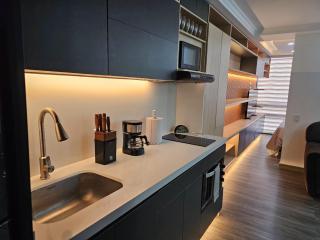 Moderno Loft North Point Studios 2 - 9