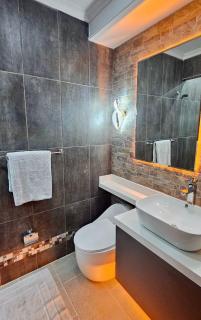 Moderno Loft North Point Studios 2 - 6