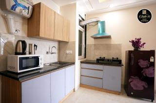 Suite 16 Studio Apartments Luxury 1BHK - Near Artemis Hospital - 7