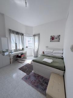 Cozy Room For Rent - 9