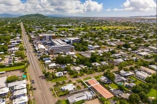 2-Bedroom Charm near Mater Hospital Pimlico Townsville - 1