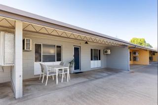 2-Bedroom Comfort near Mater Hospital Pimlico Townsville - 6