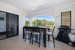 Modern West End Apartment in Townsville with Pool & Parking - 0