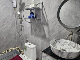 Beautiful Private New Villa 400m To Beach Sleeps 7 - 4