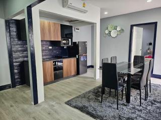 Beautiful Private New Villa 400m To Beach Sleeps 7 - 1