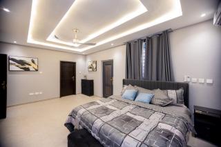 5 Bedroom in East Legon Trassaco - 5