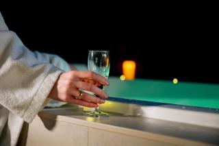 Oraya Suite - Private Movie Theater & Spa - - 5