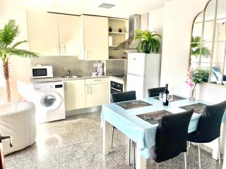 BEACH&POOL, Boutique Apartament with free parking, full equipped in Fenals Beach - 4