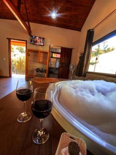 Chalés com Hidromassagem e Lareira em Visconde de Mauá, Prox Pedra Selada, Pousada Leal Chalés - 7