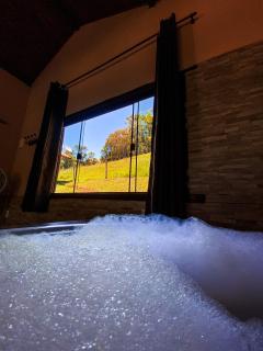 Chalés com Hidromassagem e Lareira em Visconde de Mauá, Prox Pedra Selada, Pousada Leal Chalés - 6