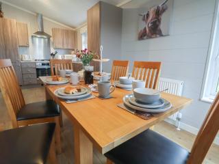 Holly Lodge - 2