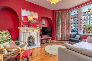 Quirky, Colourful House in Hanham - 6