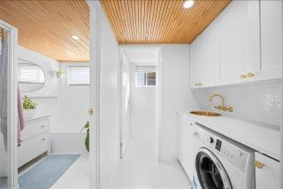 Beachside Elegant & Modern Apartment - 1